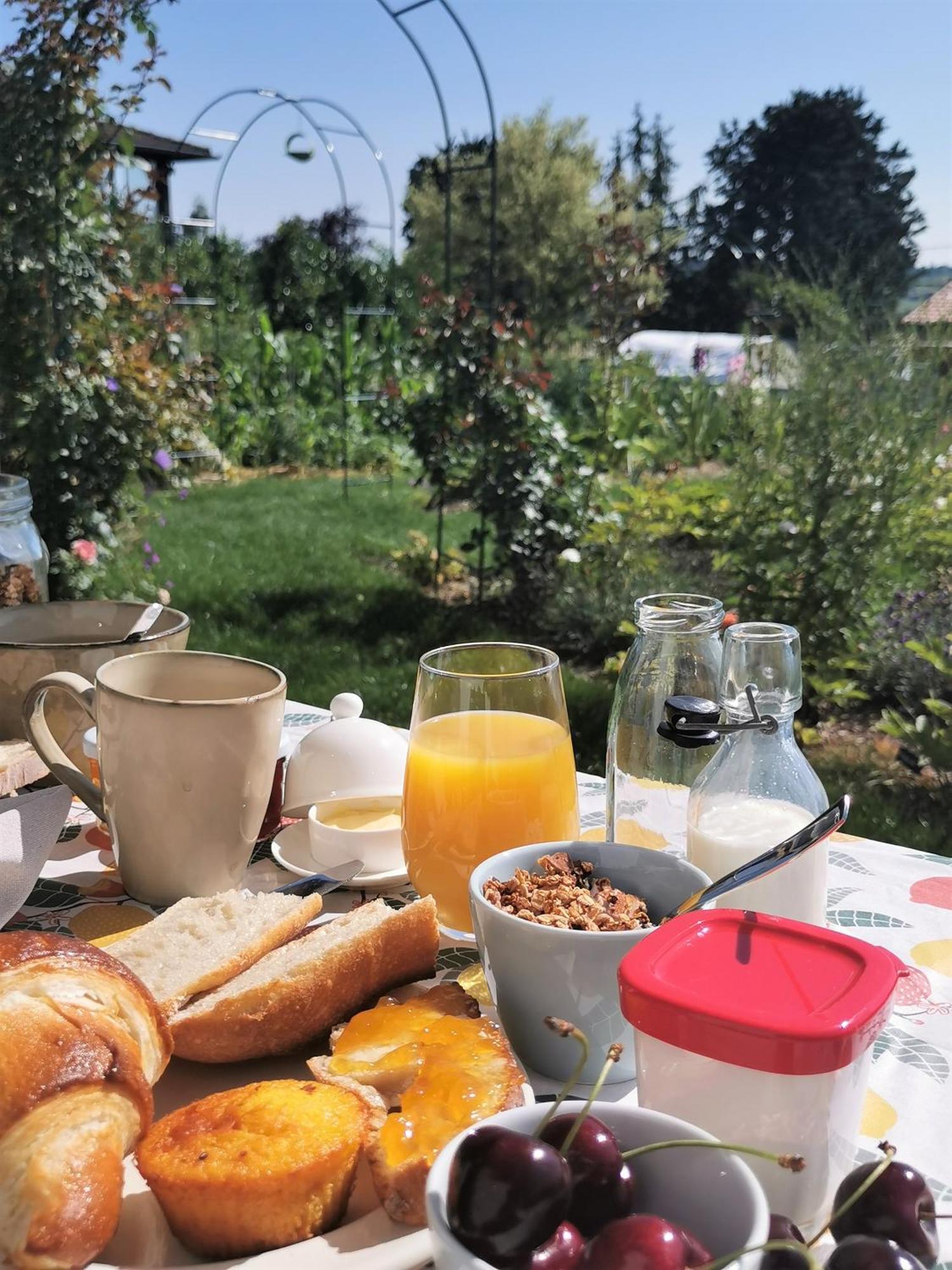 Au Jardin Des Deux Roches Bed and Breakfast Prissé Eksteriør billede