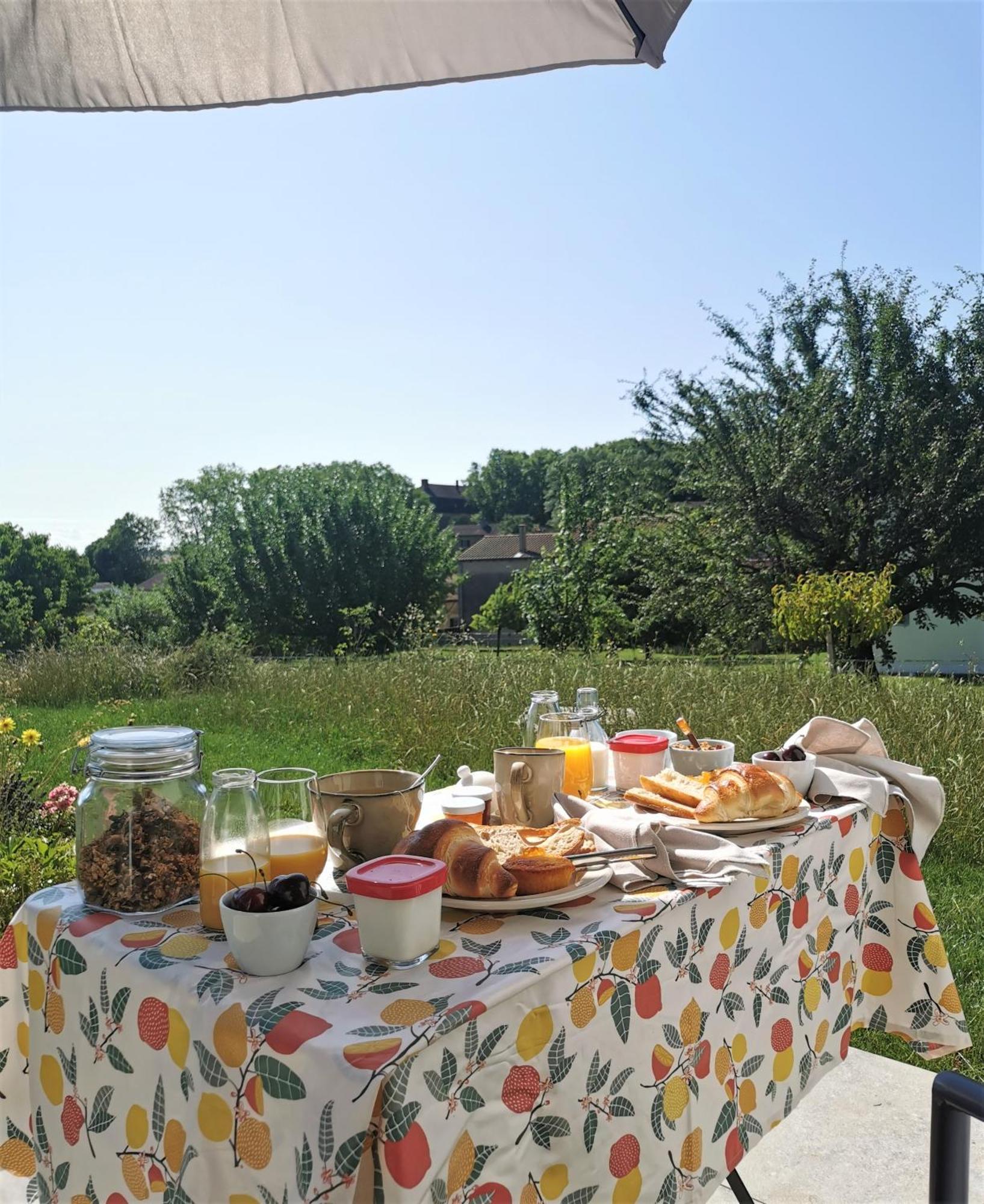Au Jardin Des Deux Roches Bed and Breakfast Prissé Eksteriør billede