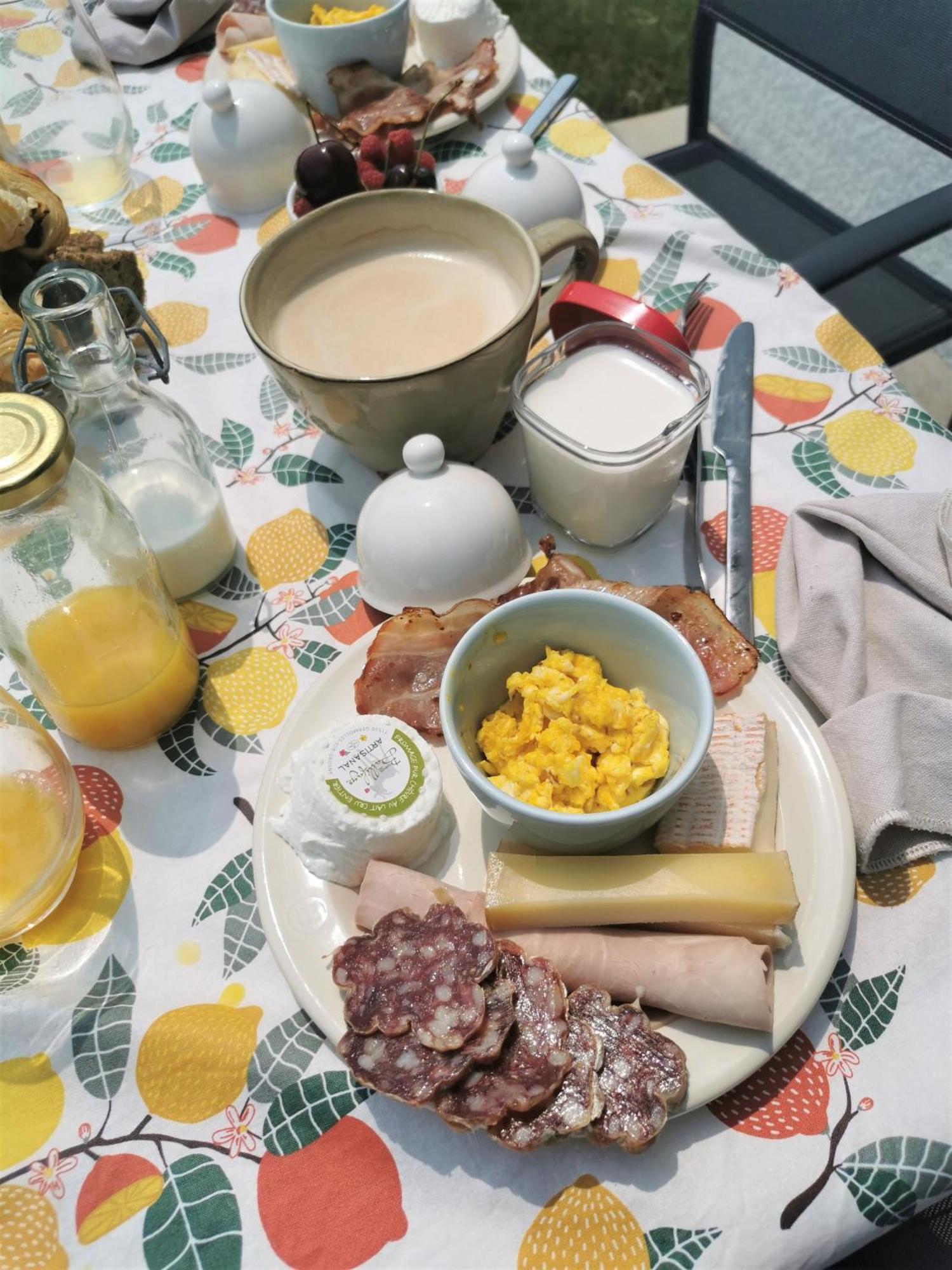 Au Jardin Des Deux Roches Bed and Breakfast Prissé Eksteriør billede